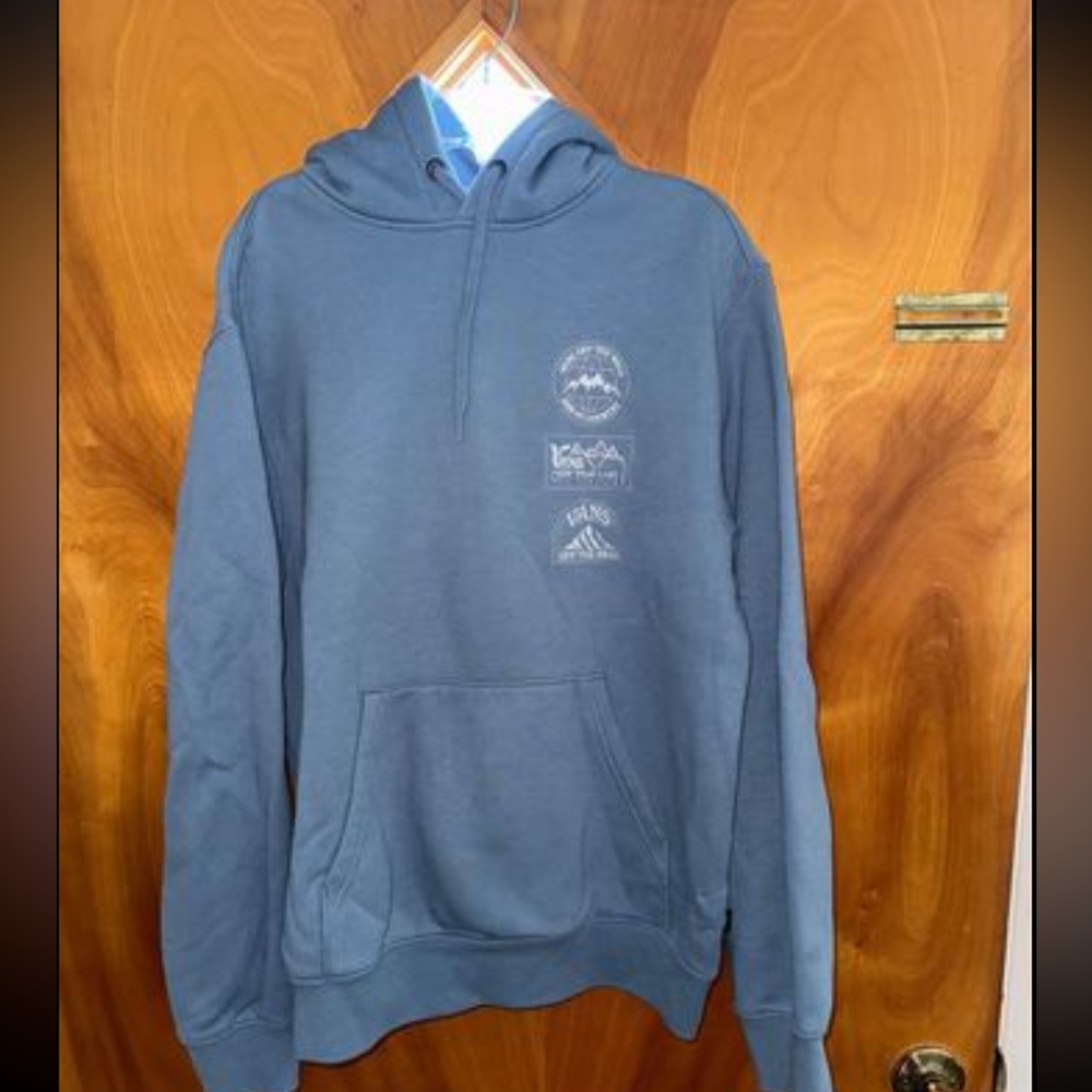 Van’s small sweatshirt